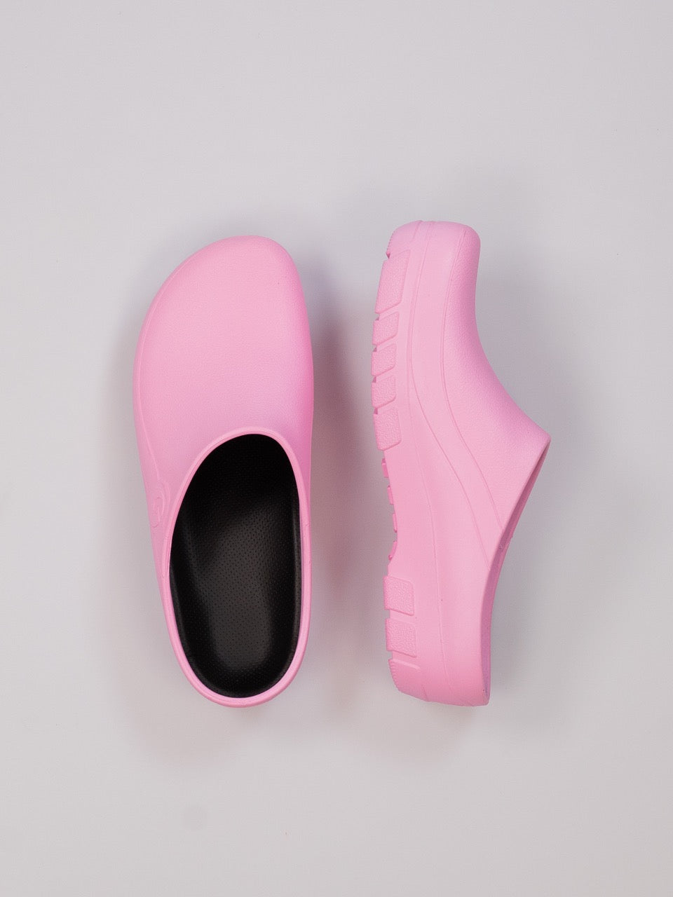 Roze Rocker Gardy Foam Pink tuinklompen van bovenaf en van opzij, met open hiel